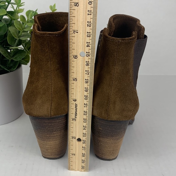 Vince Camuto brown ankle boots - Picture 5 of 15